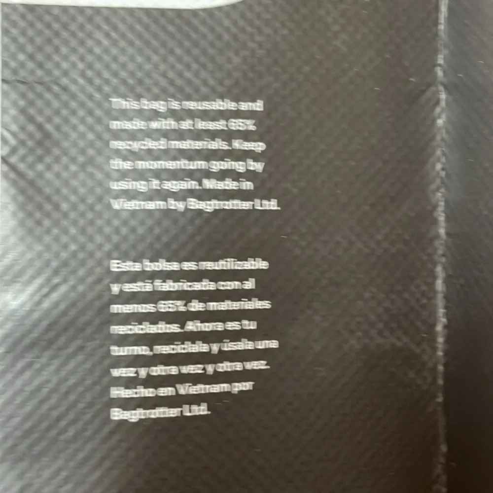 Lululemon reusable tote Snap closure. Black and white. 16” long x 14” wide x 6” - Picture 7 of 7